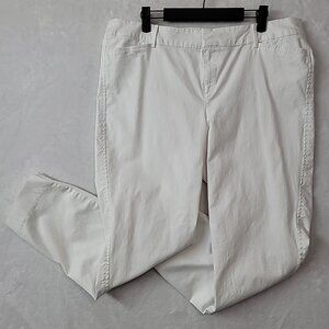 Old Navy Women's Pixie Mid Rise Pants White Size 14 Pockets Tapered Leg EUC